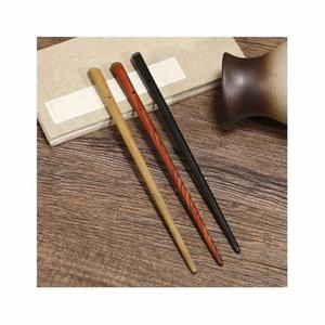 Épingle à cheveux vintage en bois de santal, faite à la main, sculptée, pour chignon, accessoires - Product Image 1