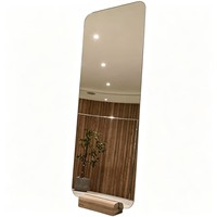 Miroir sur pied rectangulaire arrondi sans cadre avec base en bois pour chambre, salon, dressing, entrée - Vente en gros