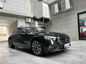 <span class=keywords><strong>Mercedes</strong></span>-Benz Classe <span class=keywords><strong>E</strong></span> d'occasion 2024 <span class=keywords><strong>E</strong></span> 300 L Luxe 258 CV <span class=keywords><strong>Hybride</strong></span> 48V 9AT Propulsion Toit ouvrant panoramique Son Burmester Norme Chine VI - Product Image 1