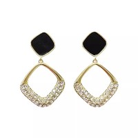 Puces d'Oreilles Carrées pour Femmes, Bijoux de Fête Accessoires de Mode Quotidienne Personnalité, Cadeaux d'Anniversaire