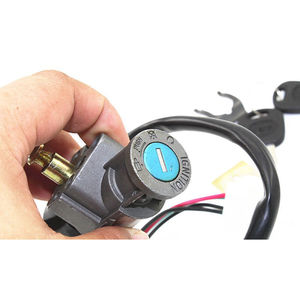 Interrupteur d'allumage universel Dayang pour moto, avec clés, pour motos de route, tout-terrain et dual sport, construction métallique - Product Image 1