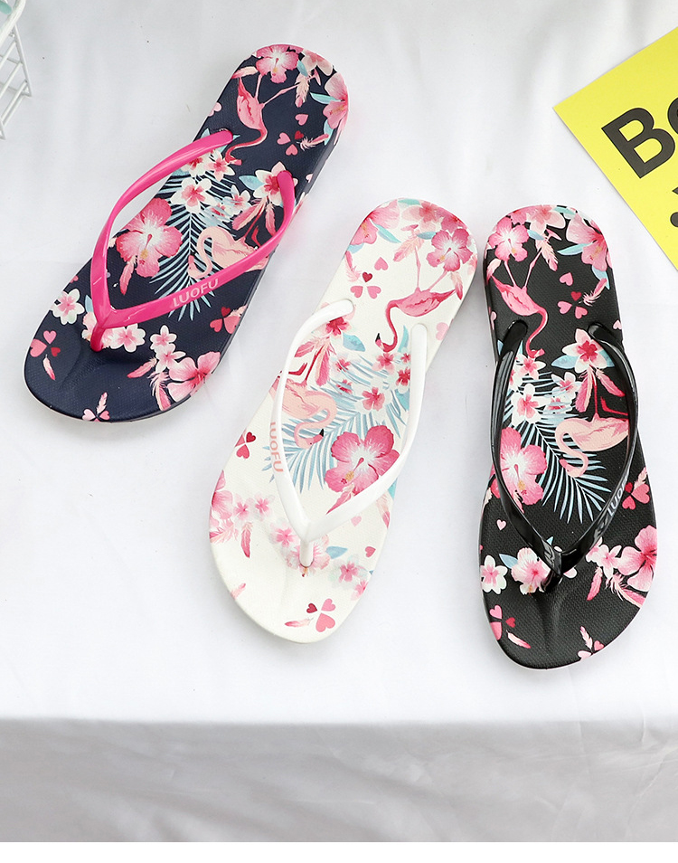 Latest Ladies Filpflops Summer Outside Wearing Flip Flops Flat Beach Slippers For Girls
