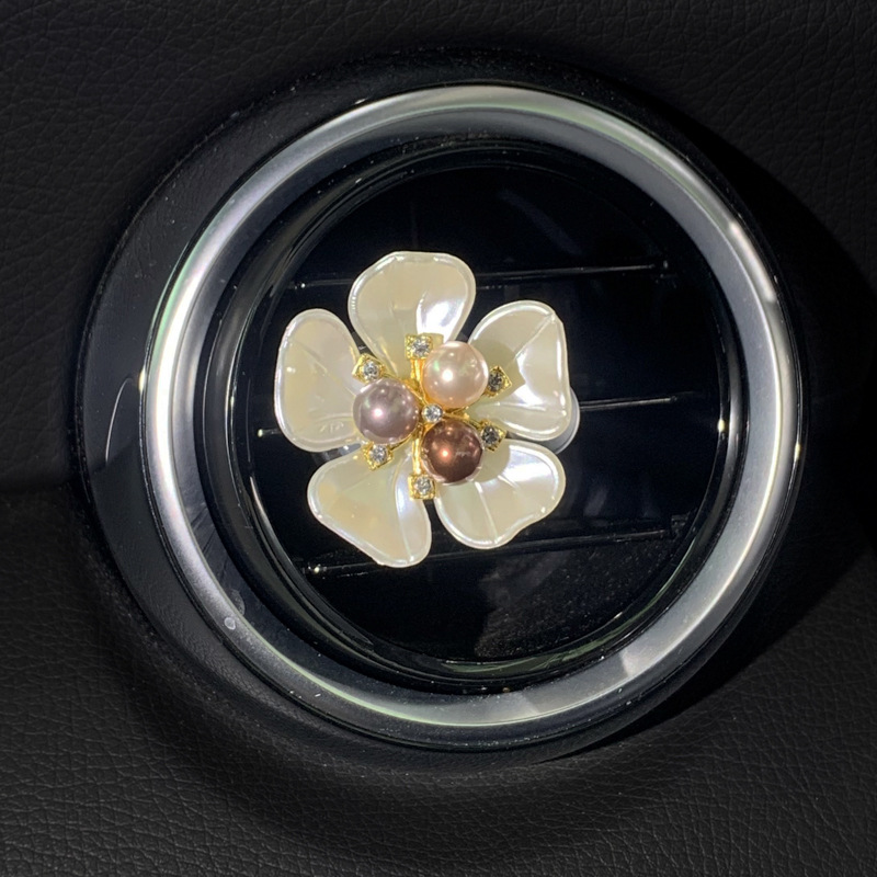 Four petal flower-colorful