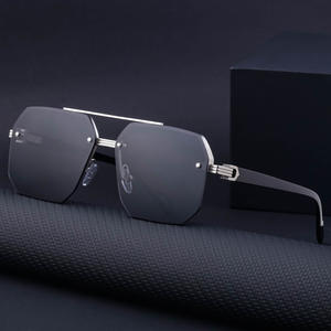 แว่นกันแดดสไตล์ใหม่ผู้หญิงครึ่งขอบ UV400 ป้องกันแฟชั่นกรอบพีซีสีดำคลาส 2 แว่นกันแดด XS 2307 - Product Image 5