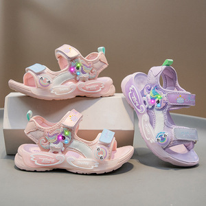 Sandales pour filles semelle souple en PVC antidérapant chaussures de plage décontractées pour enfants dessin animé princesse design pour l'école - Product Image 2