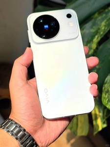 Smartphone VI VO X500 2026, Dimensity 9600, Pantalla AMOLED de 6.59'' y 1.5K a 144Hz, Batería de 7000mAh, Carga Rápida de 90W, Android, 5G - Product Image 4