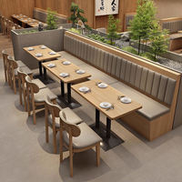 Ensemble de sièges de restaurant japonais minimaliste commercial, cadre en bois naturel, table et chaise de café pour restaurant de sushis et de restauration rapide