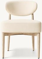 Chaise de salle à manger familiale au design contemporain et épuré, avec cadre large et confortable, forme atmosphérique, idéale pour le quotidien