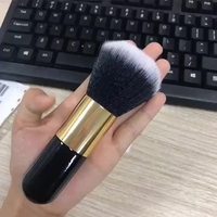 Pinceau éventail professionnel en poils synthétiques doux avec manche en plastique pour le visage, logo personnalisé, cosmétique