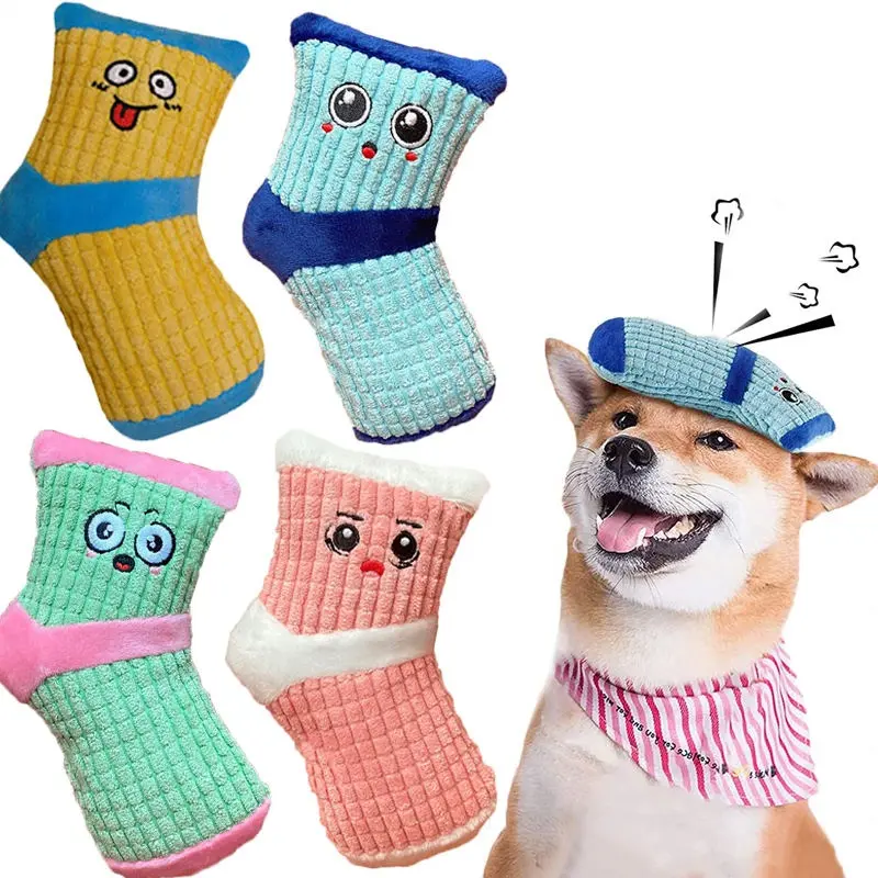 Qbellpet Cartoon Haustier Hundes pielzeug Nette Socken Form Plüschtiere für Hunde Lustige Quietschen Kau spielzeug Weiche Biss beständige Molar Pet Supplies