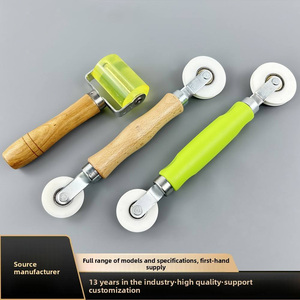 Rodillo de PVC con mango de madera para tiras LED COB/SMD, herramienta auxiliar universal para instalación - Product Image 2