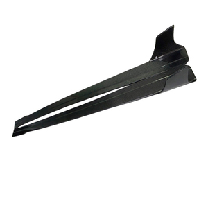 สเกิร์ตข้างคาร์บอนไฟเบอร์แท้สำหรับ R8 ปี 2010-2016 - Product Image 3