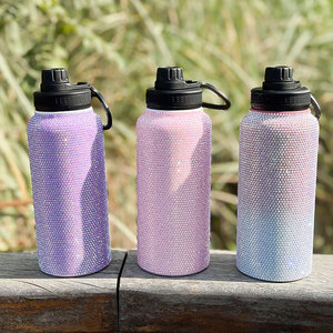 Rhinestone <span class=keywords><strong>Bling</strong></span> 32 oz Bouteille d'eau isolée Bouteille d'eau de voyage avec couvercle à bec de paille et bouchon à vis - Product Image 1