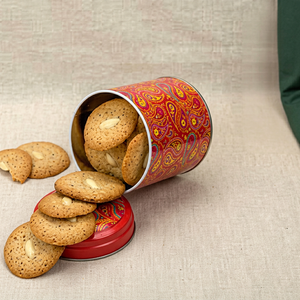 Galletas Indias Gourmet Enlatadas de Nueva Temporada, Ingredientes Premium, Rico Sabor de Panadería, Bocado Crujiente, Presentación Atractiva, Nankhatai - Product Image 1