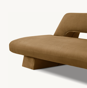 Divano Sassanid OEM Postmoderno dal Design Italiano, Iconico e Scultoreo in Stile Maya - Product Image 5