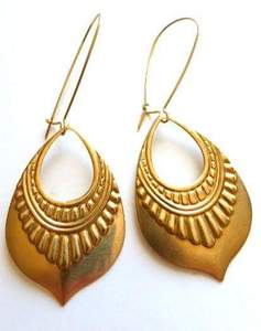 Pendiente de latón hecho a mano indio de alta calidad de estilo americano de tendencia, pendientes de latón con cuentas azules, joyería de moda chapada en oro - Product Image 5