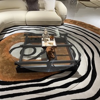 Table basse ronde moderne de luxe en verre avec base en bois de frêne noir à grille, table centrale avec design à poutres pour salon