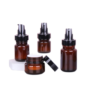 Bottiglia ambra per animali domestici 60ml 100ml 120ml 150ml per la <span class=keywords><strong>crema</strong></span> <span class=keywords><strong>solare</strong></span> cosmetica <span class=keywords><strong>Spray</strong></span> per Toner 30g 50g <span class=keywords><strong>crema</strong></span> per il viso marrone con guarnizione della pompa - Product Image 3