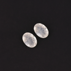หินอัญมณีสีขาวทรงรีตัดเป็นจำนวนมากสำหรับทำเครื่องประดับต่างหูแหวน - Product Image 1