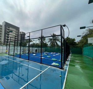 Pista de Pádel con Panel de Vidrio Autolimpiante, Bajo Mantenimiento, Instalación de Pádel para Exteriores, Distribuidor Global de Exportación - Product Image 1
