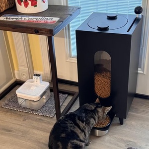Dispenser Automatico Premium Nero Opaco per Cibo Cani e Gatti, Grande Capacità, Impermeabile, Anti-umidità, con Ciotola Artigianale da 20 libbre - Product Image 4