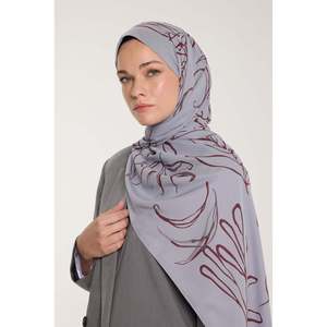 ผ้าพันคอชีฟองลายใบไม้สีเงินเบอร์กันดี พิมพ์ลายดิจิตอลอเนกประสงค์ - Product Image 4