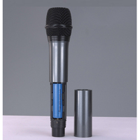 Mikrofon Konferensi Karaoke Nirkabel UHF Isi Ulang Harga Terjangkau dengan Layar 100 Saluran Reverb