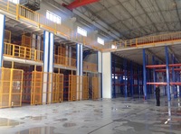 Plateforme de mezzanine en acier pour salle d'exposition, complète avec escaliers et rampes, plateforme robuste pour supermarché