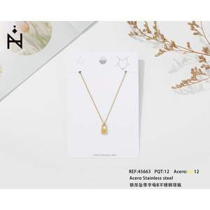 Collier avec pendentif en forme de C, en acier inoxydable doré, avec breloque en forme de cadenas, bijoux tendance - Product Image 3