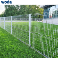 Maison écologique en woda Clôture de jardin extérieure en chine en treillis métallique soudé 3d Clôture rigide en acier incurvé