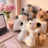 Coussin de soutien pour le cou en forme de U en peluche avec motif animal de dessin animé pour la sieste au bureau et les voyages