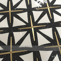 Mosaïque de marbre noir et blanc en jet d'eau, carreaux de sol en marbre, surface polie, forme de losange, machine de découpe au jet d'eau, médaillon en marbre