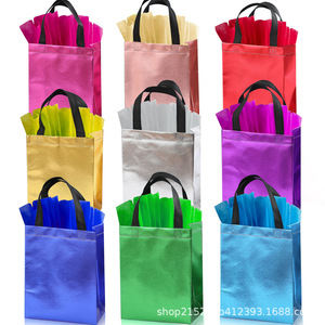 Sacs fourre-tout non tissés imprimés au laser, fabriqués en Chine, en stock, avec revêtement en aluminium et impression de logo disponible ; options multi-tailles pour le shopping - Product Image 4