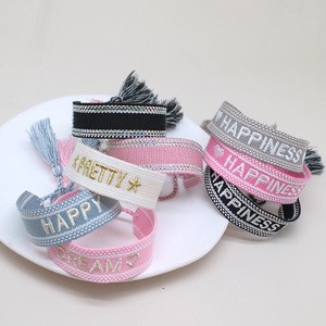 Pulsera Songfu de Tamaño Ajustable, Pulseras con Borlas Bordadas en 3D con Logotipo Personalizado, Regalos para Festivales - Product Image 5