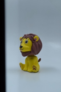 El León Bobblehead es un Animal Adorable y Juguetón, Perfecto para el Tablero de tu Auto, la Oficina o la Decoración del Hogar - Product Image 4
