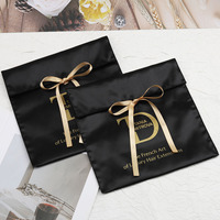 Enveloppe en satin de soie imprimée avec logo personnalisé de luxe sac d'emballage anti-poussière pour lingerie enveloppe noire emballage pochette pour perruque d'extension de cheveux