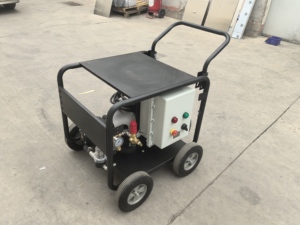 Pistolet à eau haute pression industriel 380V 9KW, nouvelle machine de nettoyage de surface 4350Psi pour équipement de lavage de voitures, puissance élevée 300bar - Product Image 2