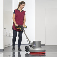 Machine à nettoyer les sols polyvalente BDS 43/150 C Karcher, laveuse-polisseuse de sols commerciale, légère et facile à utiliser
