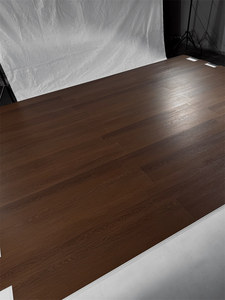 Suelo SPC de Núcleo Rígido de Roble Ahumado de Lujo de 7.5 mm con Aislamiento Acústico IXPE Integrado Antiarañazos - Product Image 2