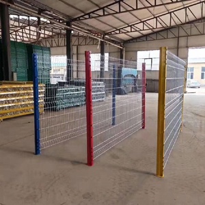 Clôture en treillis soudé galvanisé à chaud 3D ondulé de 6 <span class=keywords><strong>pieds</strong></span>, calibre 12, traité thermiquement, pour jardin, ferme, cour arrière, aéroport - Vente en gros à prix réduit - Product Image 5