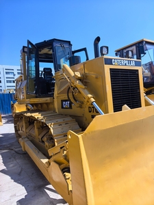 Bulldozer d'occasion CAT D7G - Poids de 20580 kilogrammes et faible nombre d'heures de travail, construction moyenne - Product Image 2