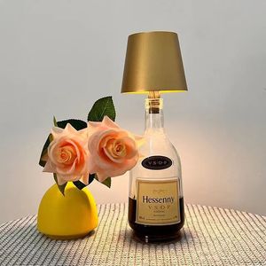Lámpara de mesa portátil recargable con diseño de botella de vino, lámpara de ambiente romántico para bares y restaurantes, creativa y portátil. - Product Image 4