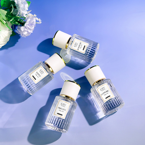 Proveedor de perfumes <span class=keywords><strong>Perfume</strong></span> de alta calidad para mujeres 30ml Fragancia de larga duración <span class=keywords><strong>Perfume</strong></span> corporal en aerosol - Product Image 3