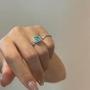 Bague en argent pur S925 pour femme, faite à la main, motif martelé, style antique de luxe, incrustation de diamant vert menthe, hémisphère Palaiba - Product Image 4