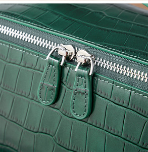 Borsa Cosmetica in Vera Pelle con Motivo Coccodrillo, Grande Capacità per Viaggi e Uso Quotidiano - Product Image 5