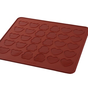 Tapis de cuisson en silicone antiadhésif de qualité alimentaire, écologique et personnalisé, avec logo sérigraphié, style dessin animé, couleurs Pantone, formes sur mesure - Product Image 1
