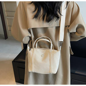 Sac fourre-tout en toile de coton personnalisé avec logo, petit format, idéal pour le shopping ou la plage, sac à bandoulière avec poche – Vente chaude - Product Image 3