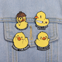 Broches de Esmalte con Forma de Pato Amarillo de Dibujos Animados al por Mayor, Broche Creativo de Pato Vaquero, Insignia de Solapa, Joyería, Regalos para Amantes de los Animales