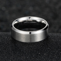 Bague en acier au titane noir mat brossé ornements de main simples pour hommes et femmes en gros