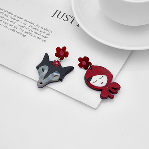 Dessin animé asymétrique femmes boucles d'oreilles <span class=keywords><strong>loup</strong></span> <span class=keywords><strong>et</strong></span> <span class=keywords><strong>petit</strong></span> <span class=keywords><strong>chaperon</strong></span> <span class=keywords><strong>rouge</strong></span> motif acrylique bijoux filles fête décoration Unique - Product Image 3